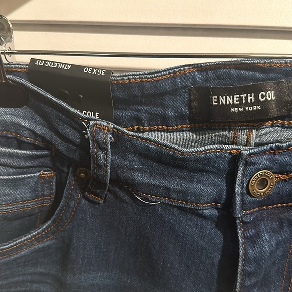 NWT Kenneth Cole Jeans Athletic Fit Low Rise Slim thru Thigh tapers from knee - Picture 4 of 11